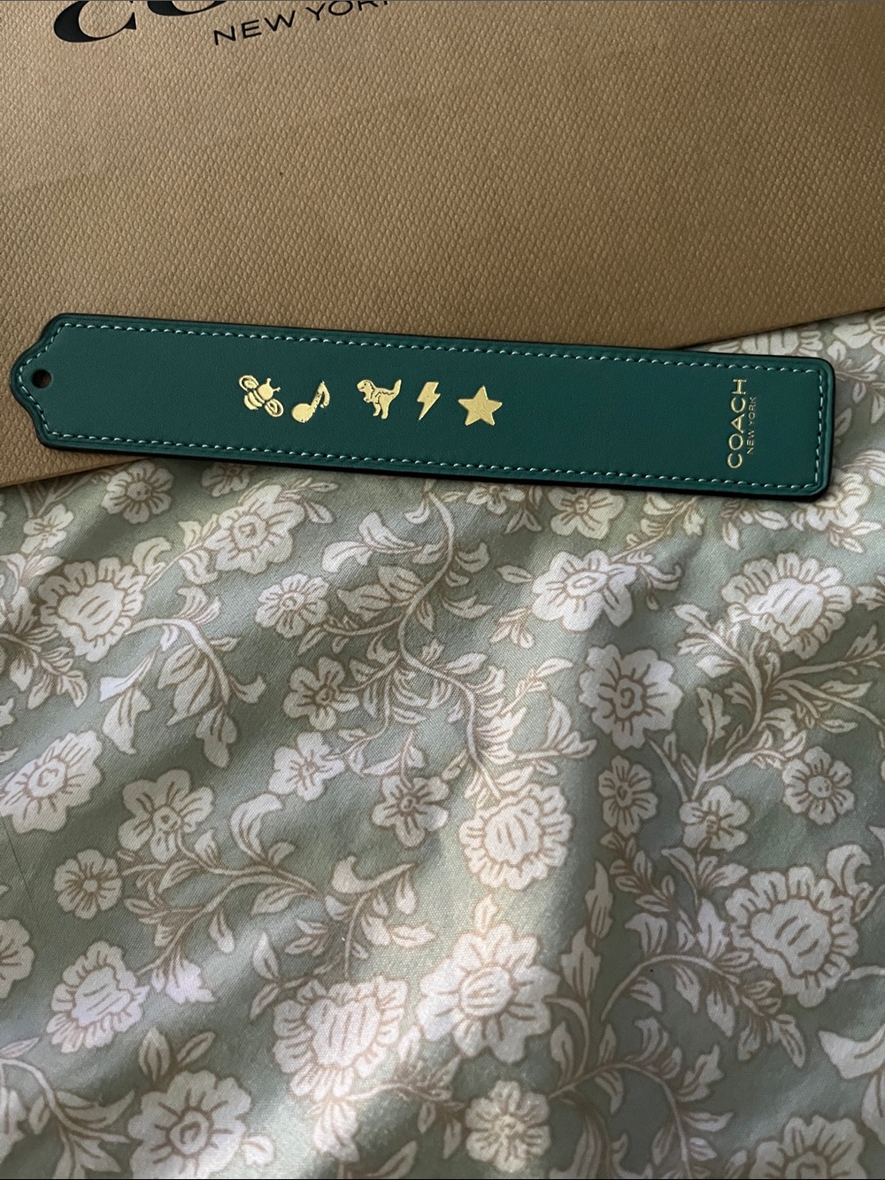 Coach leather bookmark ๐ - Picture 3 of 10